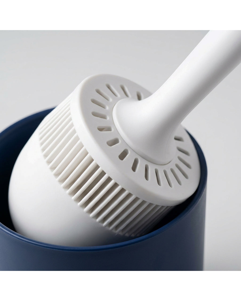 Wjfb Compact Radial Fin Toilet Brush Lift Out Cup Navy - Detail view